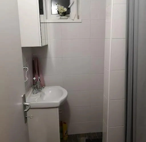 Otium アパート ピロヴァッツ